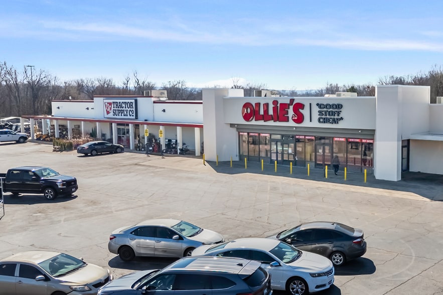 2000 E Cherokee Ave, Sallisaw, OK for sale - Building Photo - Image 3 of 7