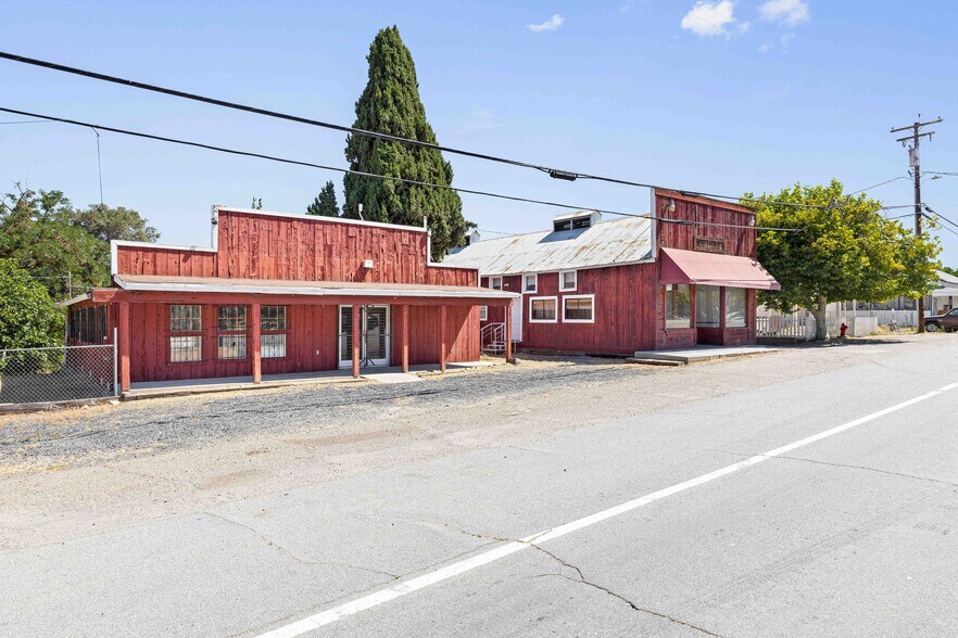 30025 Yosemite Blvd, La Grange, CA à vendre - Photo du bâtiment - Image 2 de 26