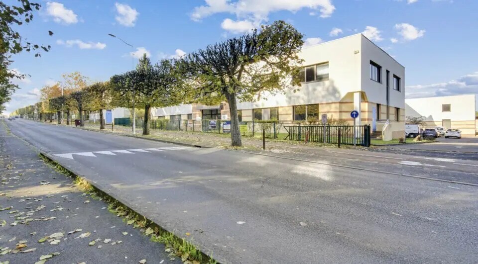 Flex dans Champs-sur-Marne à louer - Photo du bâtiment - Image 3 de 3