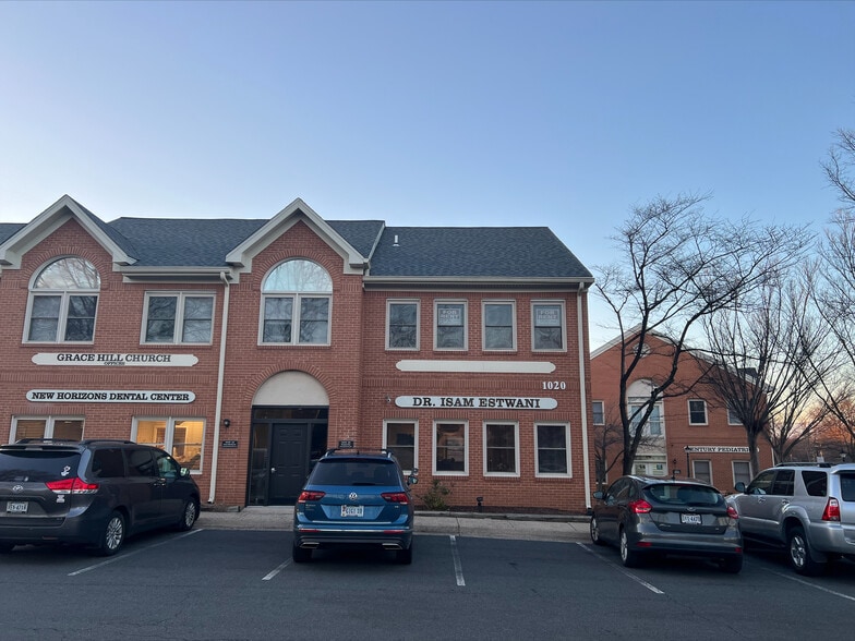 1020 Elden St, Herndon, VA for sale - Building Photo - Image 2 of 3