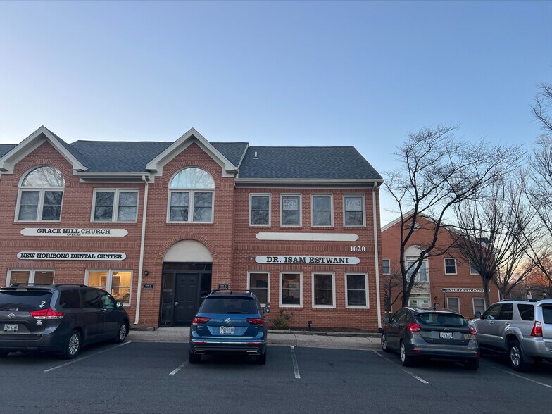 1020 Elden St, Herndon, VA à vendre - Photo du bâtiment - Image 2 de 3