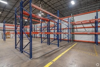 7250 W 43rd St, Houston, TX for lease Interior Photo- Image 2 of 2