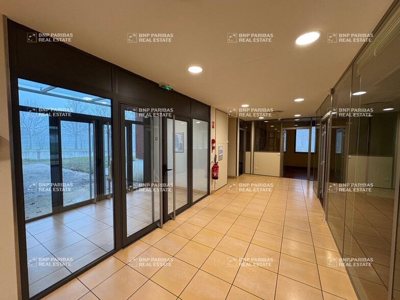 20 Rue Du Golf, Quetigny for sale - Interior Photo - Image 3 of 17