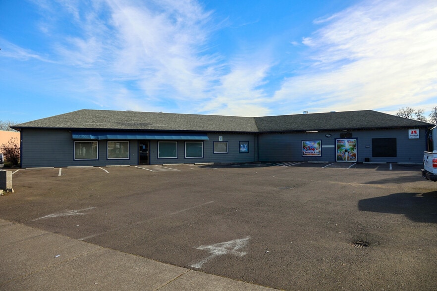 2680-2686 Portland Rd NE, Salem, OR for sale - Primary Photo - Image 1 of 5