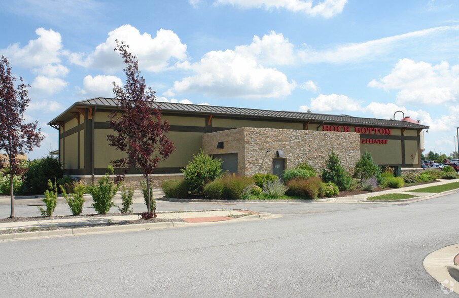16156 S La Grange Rd, Orland Park, IL à louer - Photo du bâtiment - Image 2 de 11