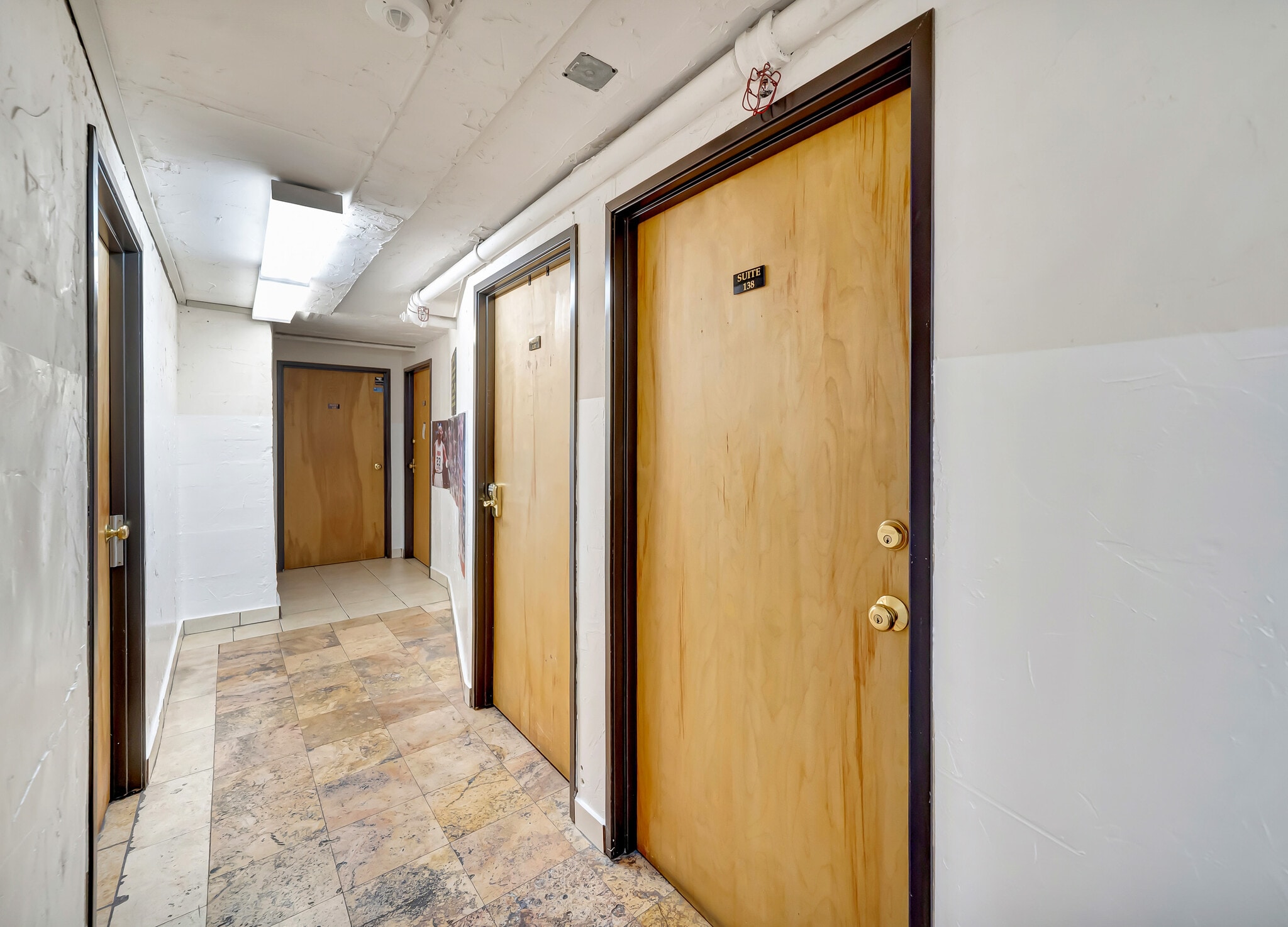 6358-6360 Van Nuys Blvd, Van Nuys, CA for lease Interior Photo- Image 1 of 5