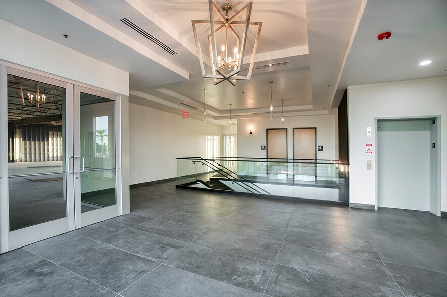 13980 W Avalon Dr, Goodyear, AZ à louer - Photo intérieure - Image 3 de 13
