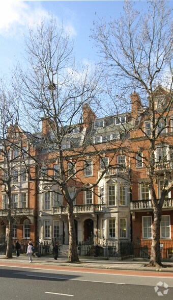 144-146 Buckingham Palace Rd, Londres à louer - Photo du bâtiment - Image 2 de 6