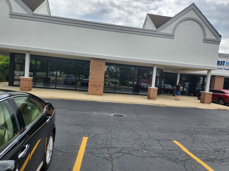 355-405 N Eola Rd, Aurora, IL à louer - Photo du bâtiment - Image 2 de 11