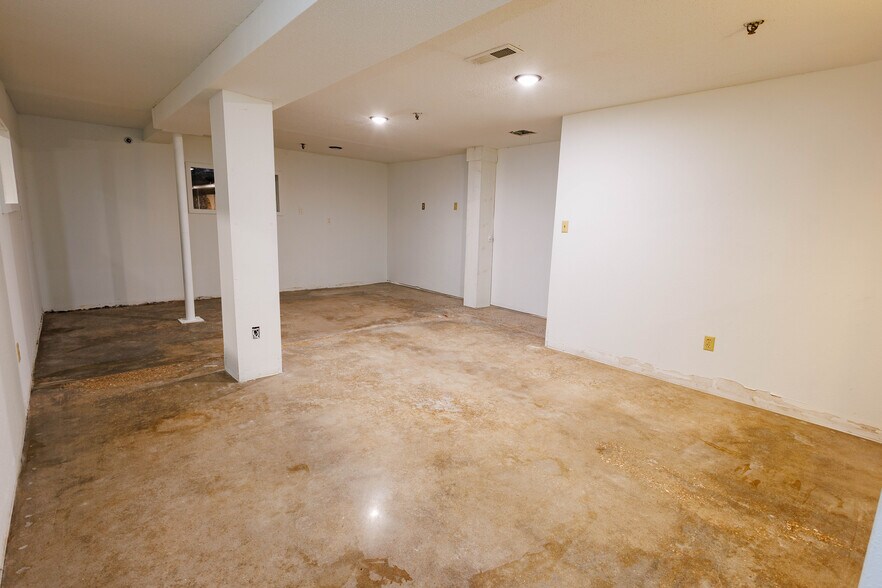 21 W Mountain St, Fayetteville, AR à louer - Photo du bâtiment - Image 3 de 12