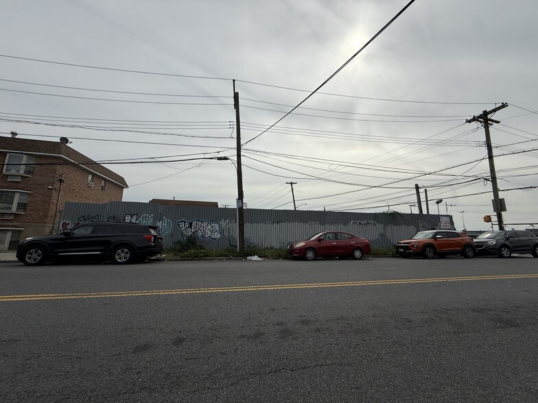 757 Fountain Ave, Brooklyn, NY for sale - Building Photo - Image 2 of 7