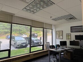 555 Pleasantville Rd, Briarcliff Manor Village, NY for lease Interior Photo- Image 2 of 9