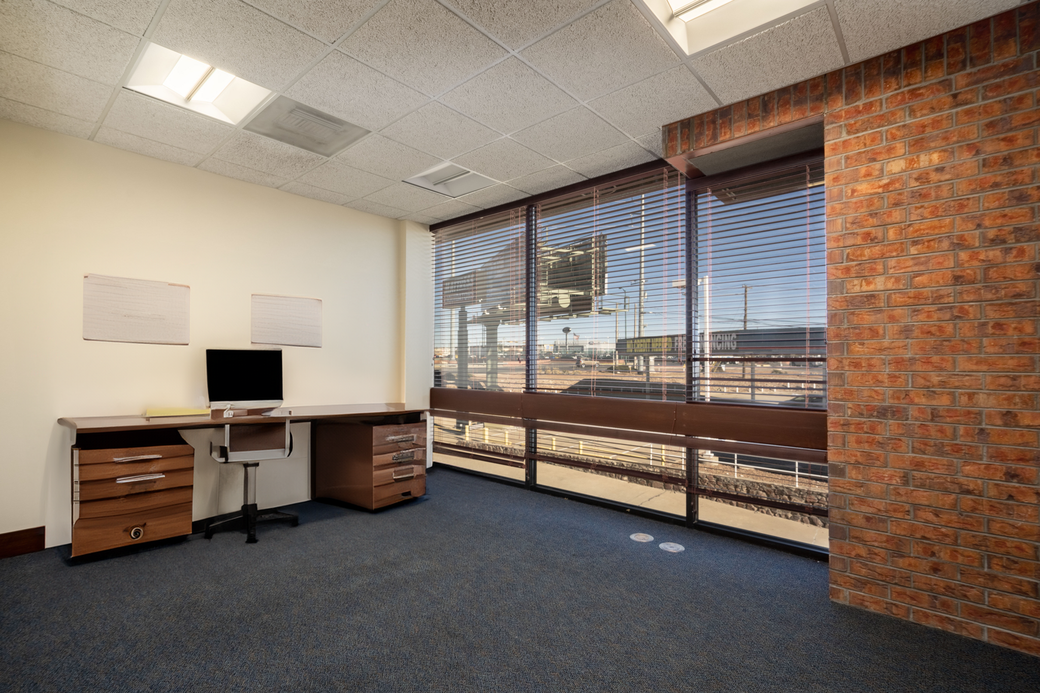 8340 Gateway Blvd E, El Paso, TX for lease Interior Photo- Image 1 of 5