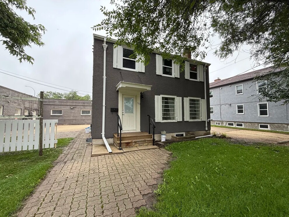 125 Enfield, Winnipeg, MB à louer Photo principale- Image 1 de 2