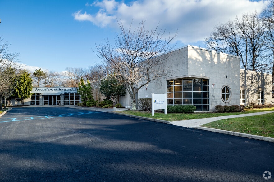 179 N Belle Mead Rd, Setauket, NY for sale - Primary Photo - Image 2 of 10