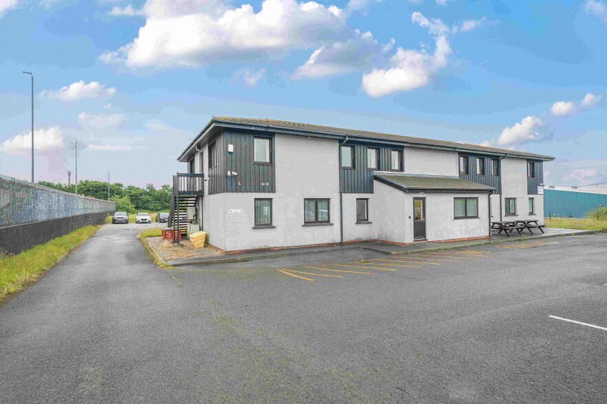 28 Victoria Business Park, Roche à vendre - Photo du bâtiment - Image 2 de 9