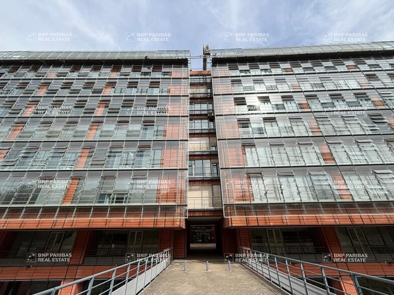63-67 Quai Charles De Gaulle, Lyon for sale - Building Photo - Image 2 of 26