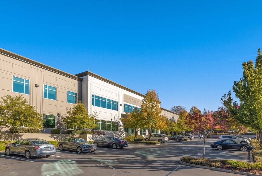 13535 SW 72nd Ave, Portland, OR for lease - Building Photo - Image 3 of 15