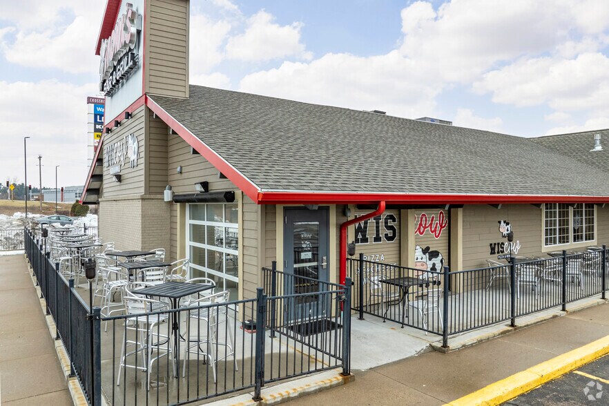 1400 Commerce Pl, Plover, WI à louer - Photo du bâtiment - Image 3 de 11