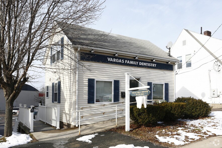 263 Washington St, Dedham, MA à louer - Photo du bâtiment - Image 2 de 8