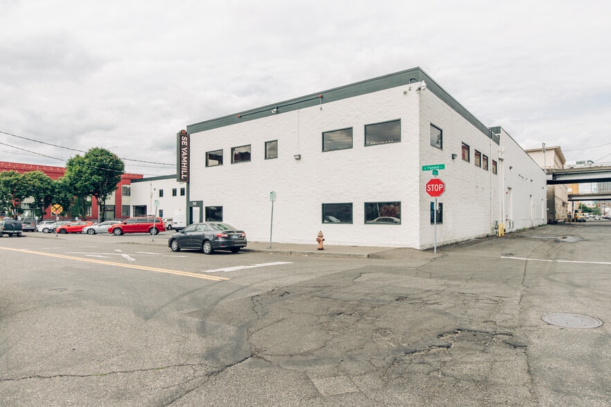 111-115 SE Yamhill St, Portland, OR for lease - Building Photo - Image 3 of 16