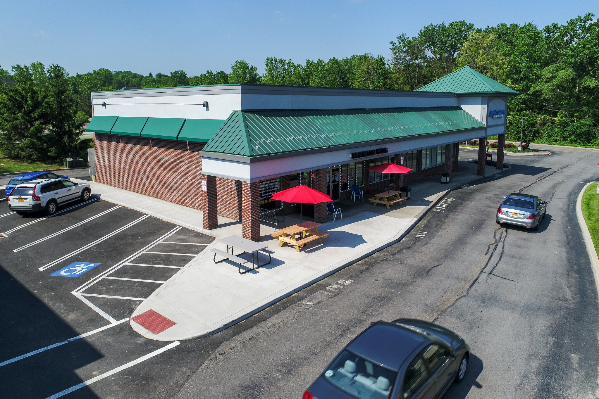 12 Courtney Dr, Fairport, NY à vendre Photo du bâtiment- Image 1 de 3