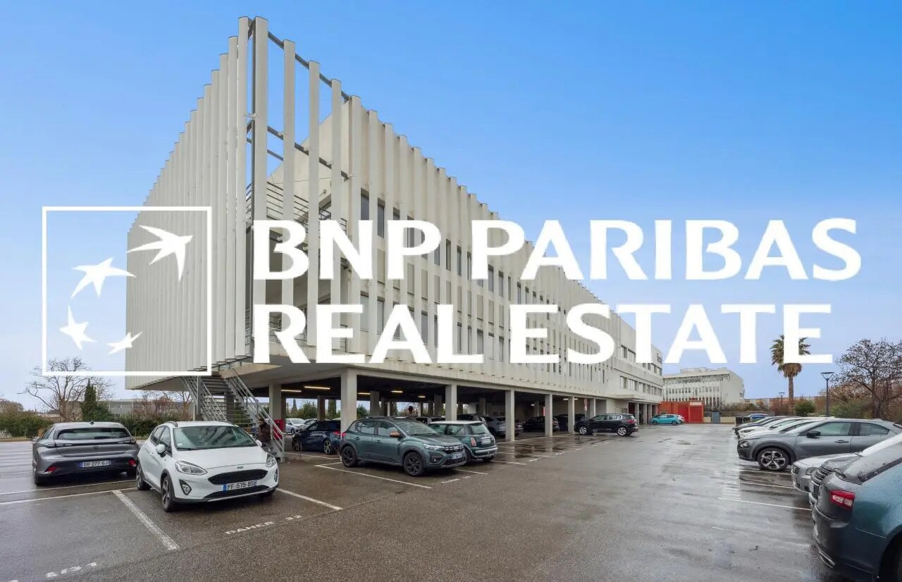 Office in Marignane for lease Primary Photo- Image 1 of 23