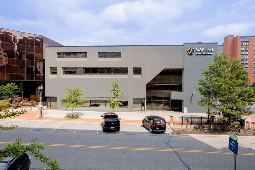 200 N Washington Sq, Lansing, MI for lease - Building Photo - Image 2 of 4