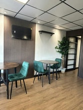 1-11 Elm Ln, Sheffield à louer Photo du bâtiment- Image 2 de 2