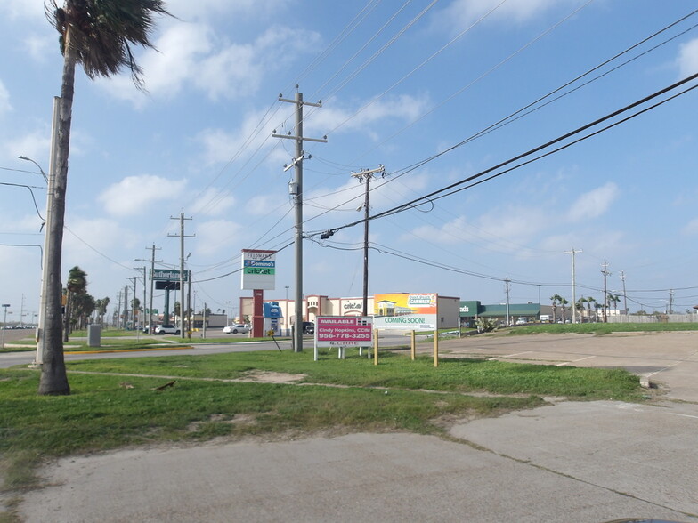 1504 Hwy 100, Port Isabel, TX à vendre - Photo du b timent - Image 2 de 17