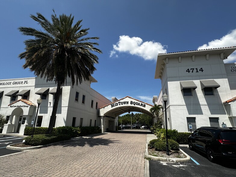 4714 N Armenia Ave, Tampa, FL à louer - Photo du bâtiment - Image 2 de 16