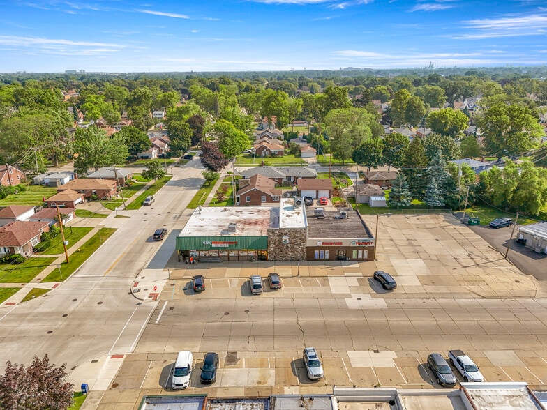 14730 Champaign Rd, Allen Park, MI à vendre - Photo du bâtiment - Image 2 de 59