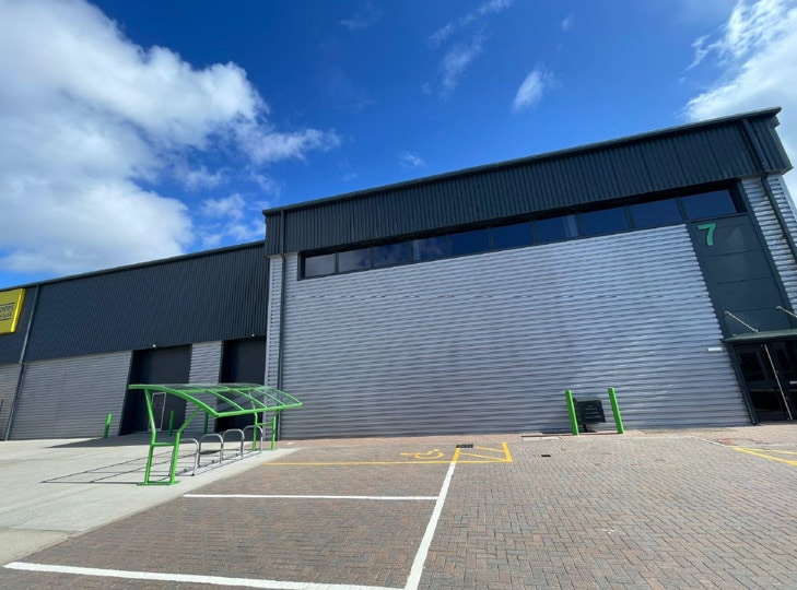 Davis Rd, Chessington for lease Building Photo- Image 1 of 4