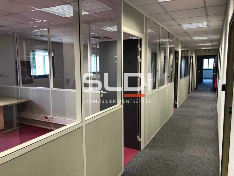 Flex dans Vénissieux à louer - Photo intérieure - Image 2 de 5