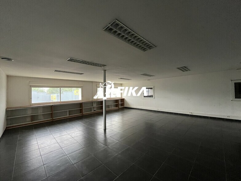 Industrial in Saint-Alban for lease - Interior Photo - Image 3 of 8