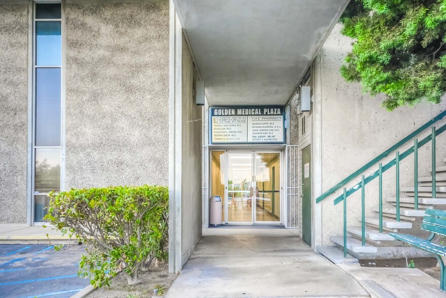 360 E 7th St, Upland, CA à louer - Photo du bâtiment - Image 2 de 15