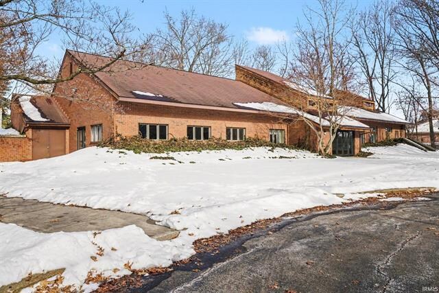 2913 E Bristol St, Elkhart, IN à vendre - Photo du bâtiment - Image 2 de 21