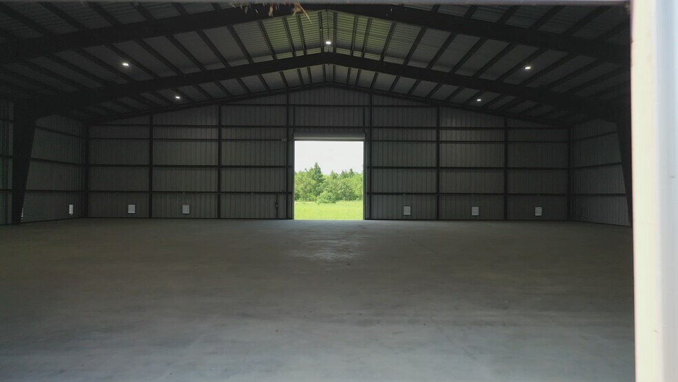 5145 Old Atascocita Rd, Dayton, TX à vendre - Vidéo sur l’inscription commerciale - Image 2 de 14