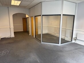 22 Hill Av, Amersham for lease Building Photo- Image 2 of 3