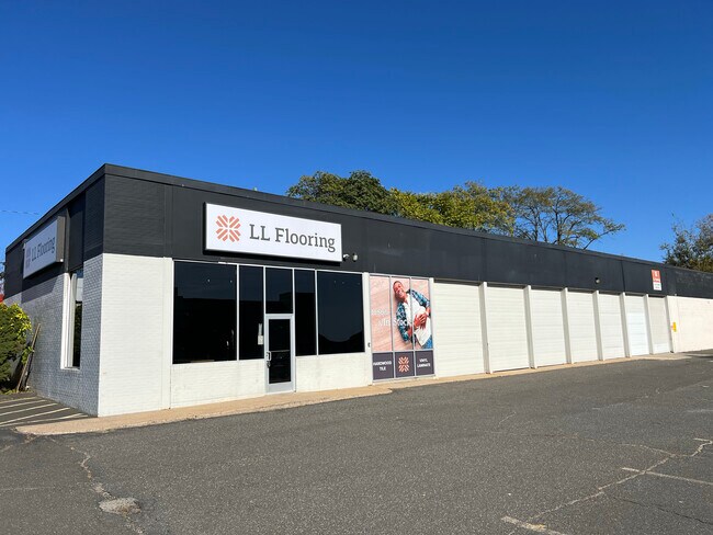 More details for 1012 Wolcott St, Waterbury, CT - Retail for Lease