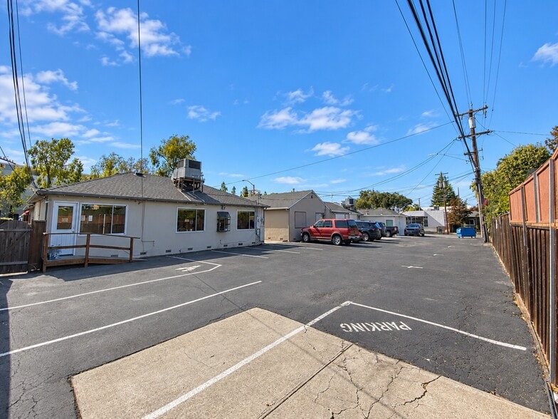 2449 Forest Ave, San Jose, CA à vendre - Photo du bâtiment - Image 3 de 12