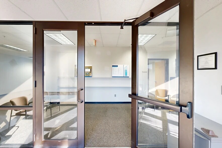 3660 Deerpark Blvd S, Elkton, FL à louer - Numérisation 3D de Matterport - Image 3 de 26