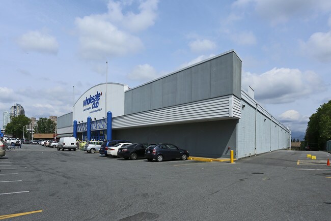 Plus de détails pour 5335 Kingsway, Burnaby, BC - Commerce de détail à vendre