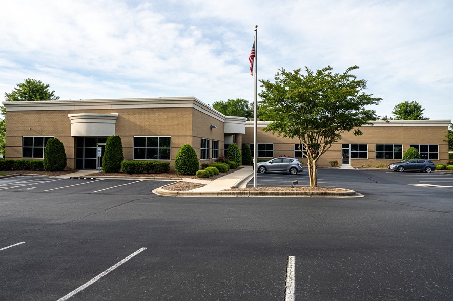 805 Trade St NW, Concord, NC for lease - Primary Photo - Image 1 of 27