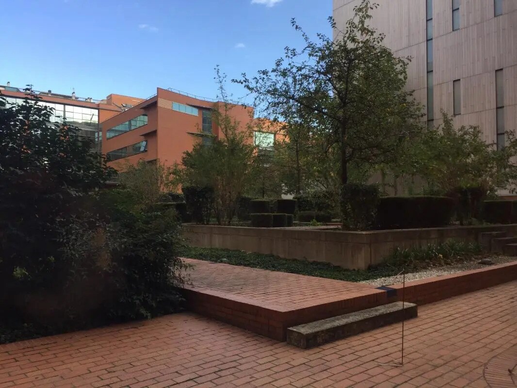 Office in Ivry-sur-Seine for lease Primary Photo- Image 1 of 5