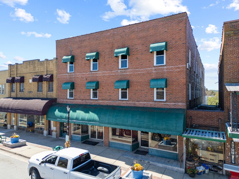 522 N Main St, Hillsville, VA for sale - Building Photo - Image 2 of 40