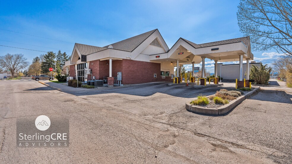 1015 9th St W, Columbia Falls, MT à vendre - Photo du bâtiment - Image 2 de 21