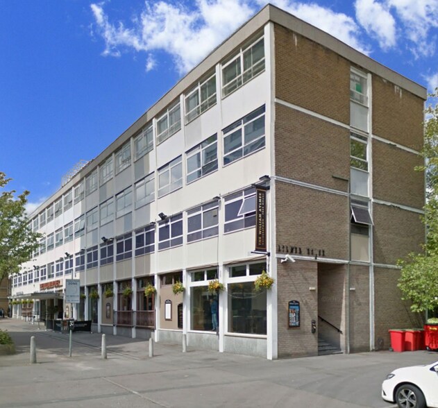 Kitson Way, Harlow à vendre - Photo du bâtiment - Image 2 de 6