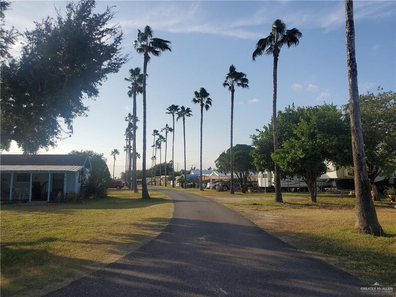 422 S Val Verde Rd, Donna, TX for sale - Building Photo - Image 1 of 1