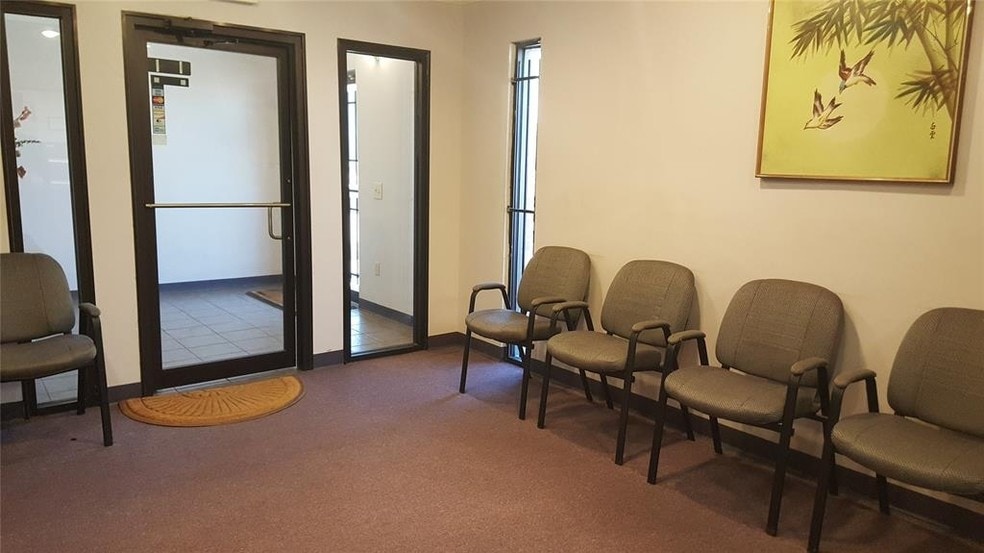 9802 Homestead Rd, Houston, TX for lease - Interior Photo - Image 2 of 42